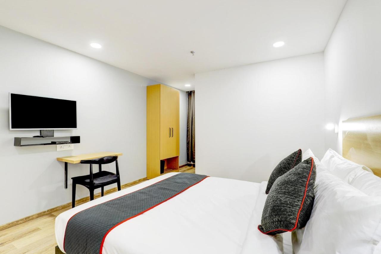 Super Townhouse Rajyash Rise Hotell Sarkhej Eksteriør bilde