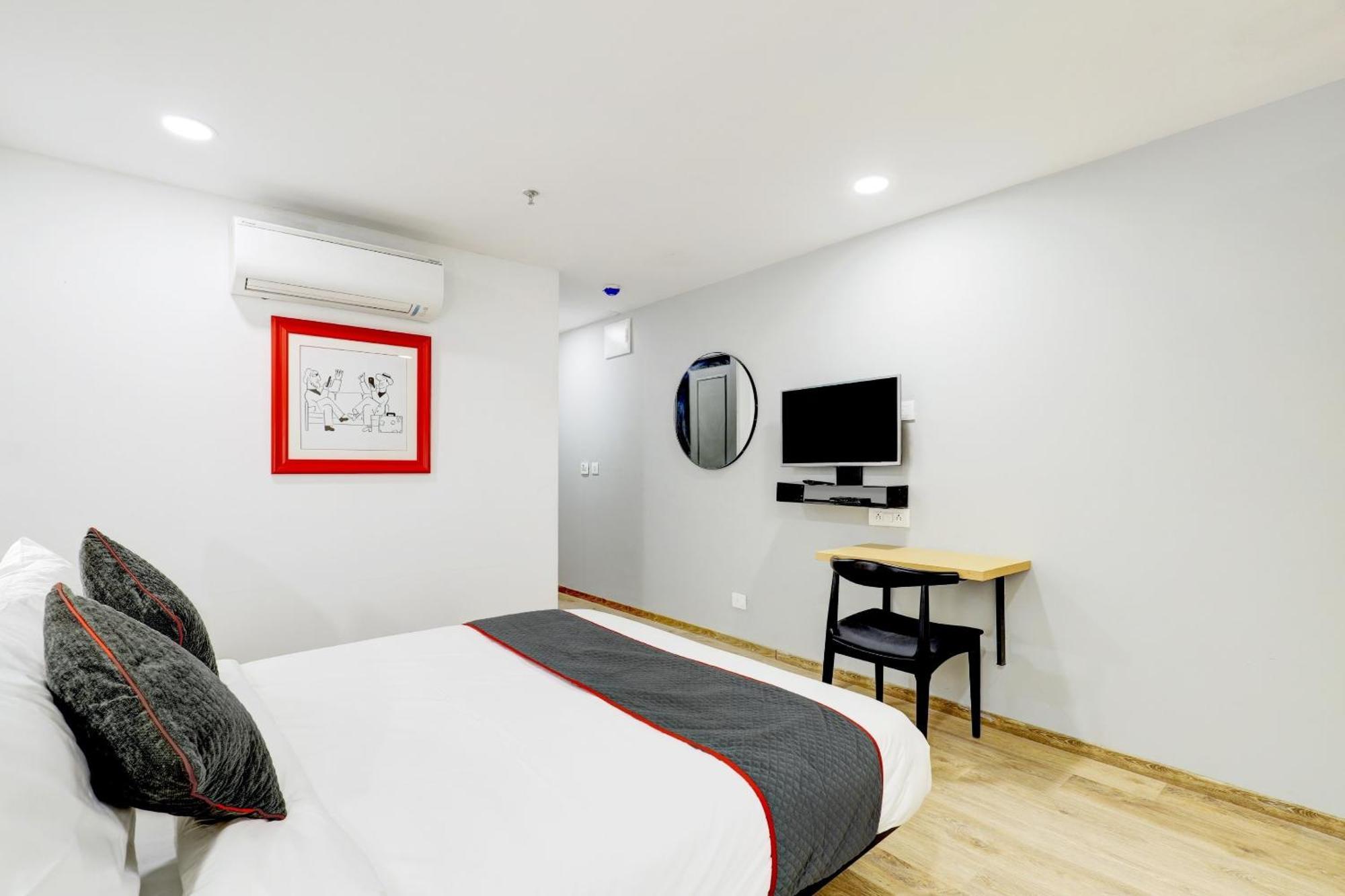 Super Townhouse Rajyash Rise Hotell Sarkhej Eksteriør bilde