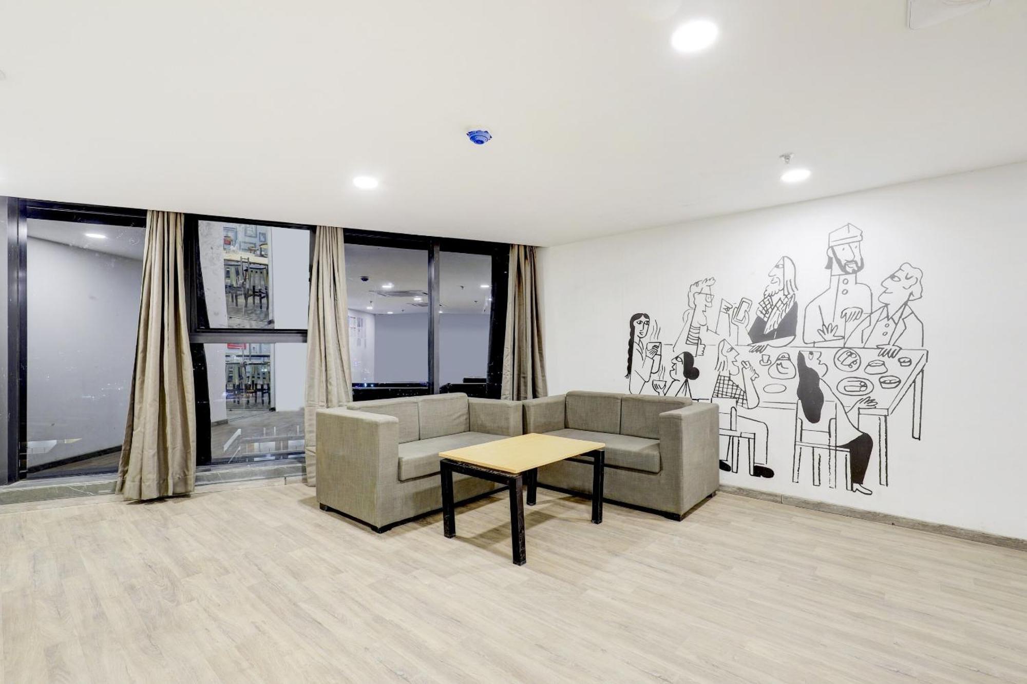 Super Townhouse Rajyash Rise Hotell Sarkhej Eksteriør bilde